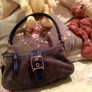 Coach small tote 🎃🎃FALL SALE